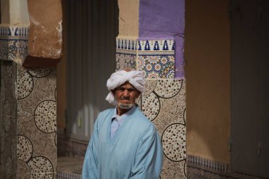 Paysan sur le route prs de marakech Maroc