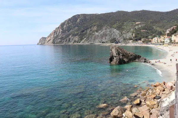 İtalya 'daki ligurian denizinin güzel kıyıları