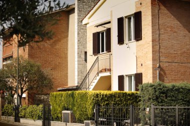 Pencereli modern bina