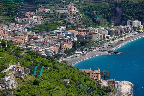 Liguria 'daki Cinque Terre şehrinin havadan görünüşü