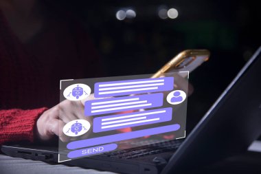 Yapay Zeka, Dijital Chatbot, İnternet uygulamasında dijital asistanla sohbet eden adam, müşteri hizmetlerinin geleceği anında yardım için Al Chatbot 'tan yararlanıyor..