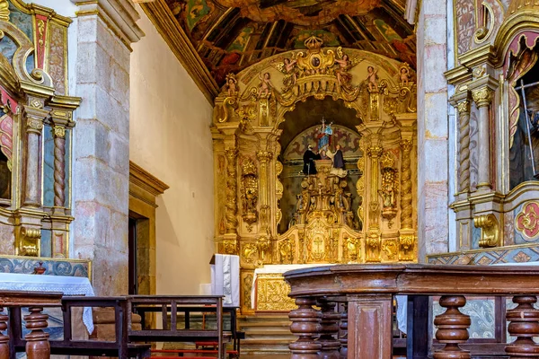 Interior Altar Una Antigua Iglesia Barroca Con Paredes Hojas Doradas — Foto de Stock