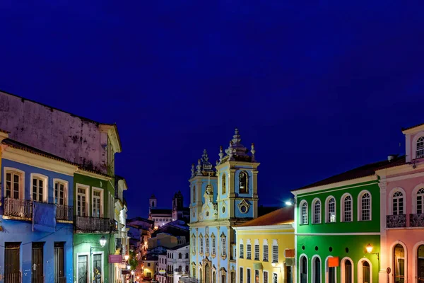 サルバドール バイーアのペルーリーニョの有名な歴史地区の家や教会の夜景 ロイヤリティフリーのストック画像
