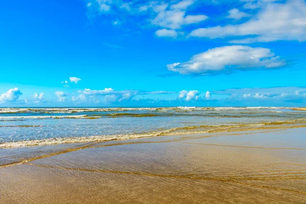 Playa Tranquila Desierta Con Pequeñas Olas Aguas Cristalinas Serra Grande — Foto de Stock