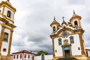 Brezilya 'nın Minas Gerais kentindeki Mariana şehrindeki Barok kiliseleri