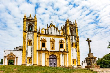 Pernambuco 'nun tarihi kenti Olinda' da eski barok kilise cephesi zamanla kötüleşti.