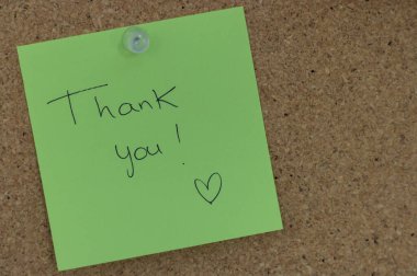 Mantar panoya bir teşekkür notu.