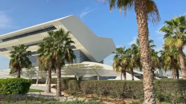Mohammed bin Rashid Kütüphanesi, Dubai, BAE, modern mimari ve güzel manzaralı bir yer. Kültürel dönüm noktası bilgi sunuyor, okuma alanları, çarpıcı çevreler. Mart 2025, Dubai, BAE