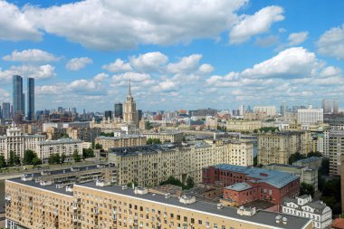 Moskova ufuk çizgisinin nefes kesen manzarası, ikonik simgeler ve modern mimari ile dolu gidilecek yer, Moskova şehri gezginleri canlı cazibesini keşfetmeye davet ediyor. 10 Temmuz 2024 Moskova, Rusya