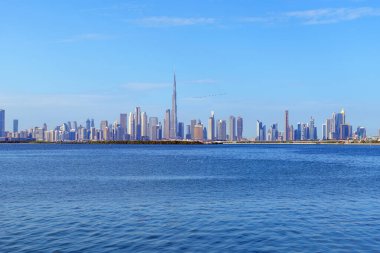 Dubai, Downtown ve Business Bay semtlerinin panoramik manzarası, BAE. Yüksek kalite fotoğraf