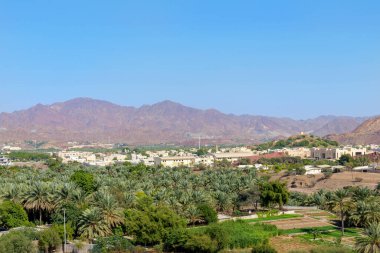 Hatta, BAE, geleneksel Arap köyleri, antik mimarisi ve çarpıcı manzaralarıyla çok güzel bir dağ vahasıdır. Kültür ve doğal güzelliğin mükemmel bir karışımı.