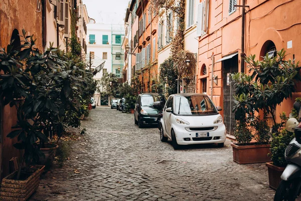 Řím Itálie Dubna 2022 Auta Zaparkovaná Ulici Římě — Stock fotografie