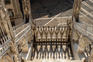 İtalya, Milan 'daki Duomo katedralinin sihirli mimarisi