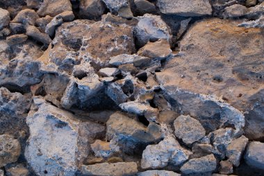 Büyük doğal taşlardan yapılmış desenli arkaplan.