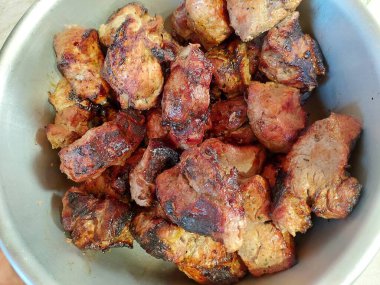 Kasede domuz kebabı