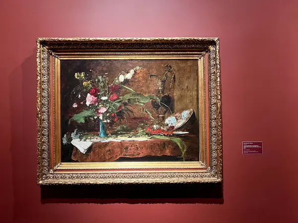 Budapeşte, Macaristan - 10 Mart 2025: Dünya çapında sansasyon yaratan Mihaly Munkacsy 'nin sanat sergisini ziyaret etmek. Macar bir sanatçının sanat koleksiyonu. Çiçekler ve sürahilerle dolu bir hayat