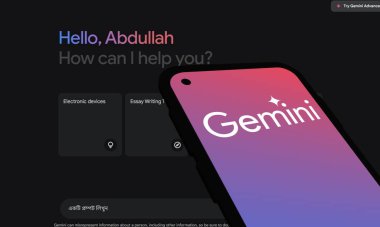 Chittagong, Bangladeş - 07 Eylül 2024: Google Gemini büyük dil modeli Logosu akıllı telefonda gösterilir.