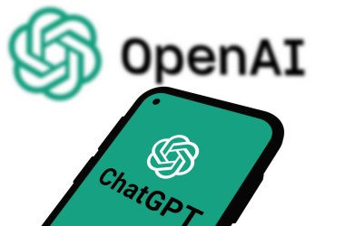 Chittagong, Bangladeş - 07 Eylül 2024: OpenAi ChatGPT logosu akıllı telefonda sergilenmektedir. Yapay zeka şirketi OpenAI