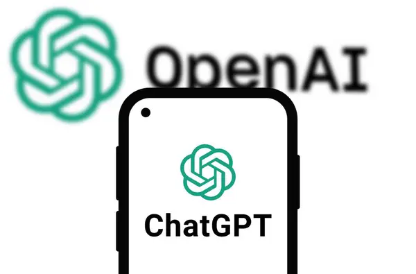 Chittagong, Bangladeş - 07 Eylül 2024: OpenAi ChatGPT logosu akıllı telefonda sergilenmektedir. Yapay zeka şirketi OpenAI