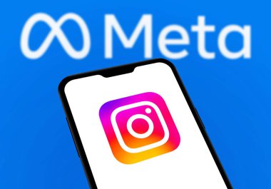 Chittagong, Bangladeş - 04 Eylül 2024: Meta. Instagram büyük dil modeli logosu akıllı telefonda görüntülenir.