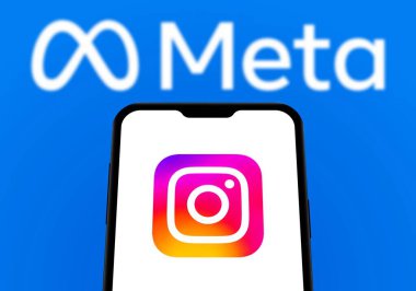 Chittagong, Bangladeş - 04 Eylül 2024: Meta. Instagram büyük dil modeli logosu akıllı telefonda görüntülenir.