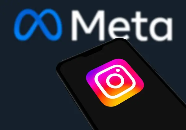 Chittagong, Bangladeş - 04 Eylül 2024: Meta. Instagram büyük dil modeli logosu akıllı telefonda görüntülenir.