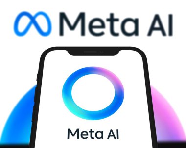 Chittagong, Bangladeş - 04 Ekim 2024: Meta Ai logosu akıllı telefonda sergilenmektedir. teknoloji konsepti, Meta AI.