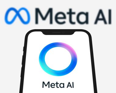 Chittagong, Bangladeş - 04 Ekim 2024: Meta Ai logosu akıllı telefonda sergilenmektedir. teknoloji konsepti, Meta AI.