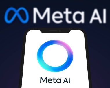 Chittagong, Bangladeş - 04 Ekim 2024: Meta Ai logosu akıllı telefonda sergilenmektedir. teknoloji konsepti, Meta AI.