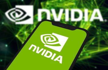 Nvidia Şirketi logosu akıllı telefon ekranında görünüyor. Chittagong, Bangladeş - 08 Ekim 2024