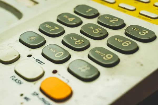 Eski telefondaki tuşlar ya da tuş takımı