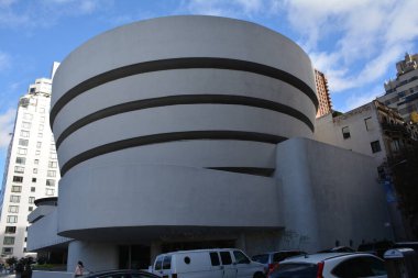 New York 'a bir gezi unutulmaz bir deneyimdir. Enerji, simgesel simgeler ve çeşitli kültürel etkinliklerle doludur.. 