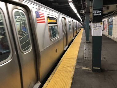 New York 'a bir gezi unutulmaz bir deneyimdir. Enerji, simgesel simgeler ve çeşitli kültürel etkinliklerle doludur.. 