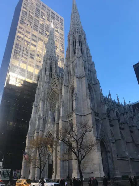 New York 'a bir gezi unutulmaz bir deneyimdir. Enerji, simgesel simgeler ve çeşitli kültürel etkinliklerle doludur.. 