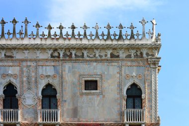 Venedik İtalya 'da Venedik klasik binasını gösteren çarpıcı bir manzara.