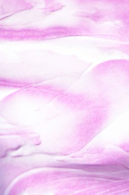 Soyut sanat arka plan ışığı beyaz ve gül renkleri. Kağıt üzerinde dalga desenli bir sanat eseri. Doku arkaplanı.