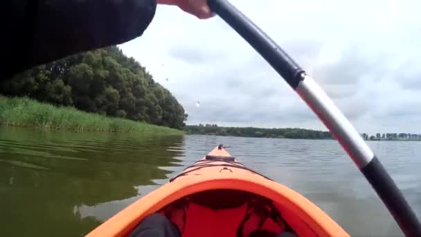 Kayaking Ένα Pivdennyi Buh Ποταμού Νότια Bug Ουκρανία Pov Θέα — Αρχείο Βίντεο