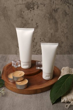 Masada doğal kozmetik ürünler var.