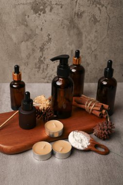 Masada doğal kozmetik ürünler var.