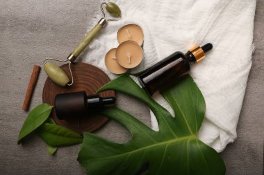 Renk arkaplan üzerinde spa ürünleri seti