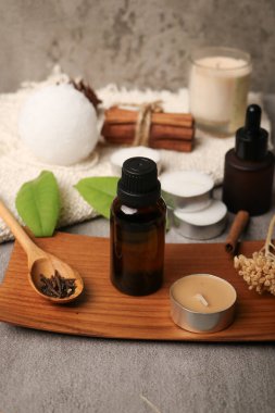 Kaplıca tedavisi ve ahşap arka planda ahşap masa bileşimi