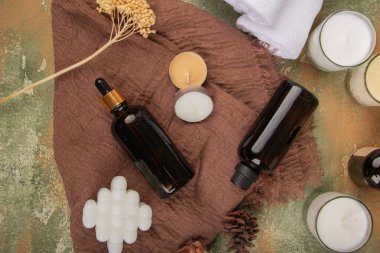 temel yağ ve kaplıca tedavisi şişeleri ile bileşim