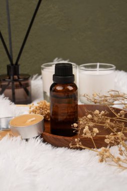 temel yağlar ve kuru yapraklar