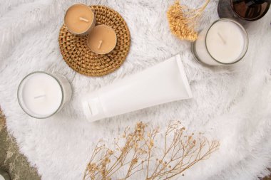 Beyaz arkaplanda spa bileşimi