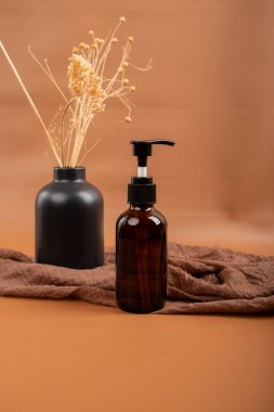 Doğal kozmetik ürünleri ve kuru çiçekler