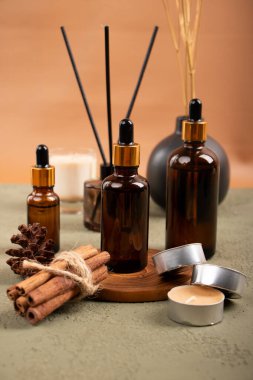 Önemli yağlı ve tarçın çubuklu şişelerin bileşimi