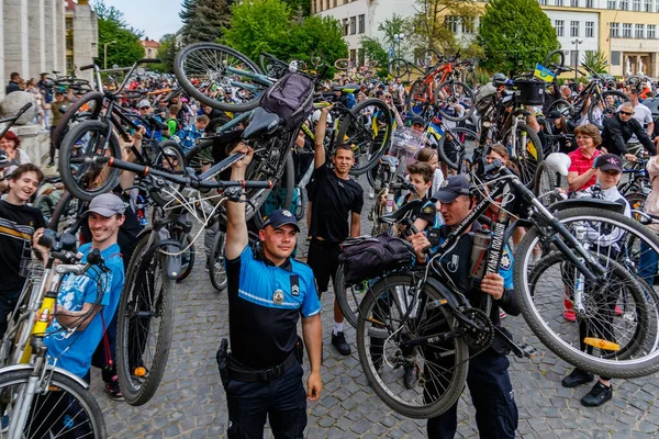 Uzhhorod Ucrania Mayo 2023 Los Participantes Del Paseo Bicicleta Caridad — Foto de Stock