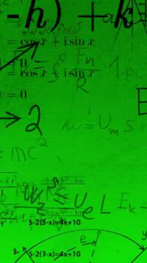 yeşil ekran kamerası matematik formüllerini, matematik hesaplamalarını, cebir denklemlerini, bilimsel ve öğretici kavramları gözden geçirir.