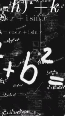 Kamera siyah zemin üzerinde matematik formülleri, matematik hesaplamaları, cebir denklemleri üzerinden uçar. Bilimsel ve eğitici konsept
