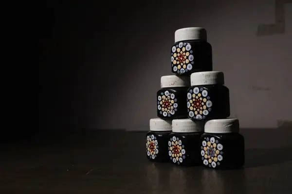 Yaratıcı Şişeler: Boyalı Cam Yolculuk